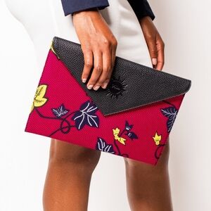 Mucha Versatile Clutch - Red
